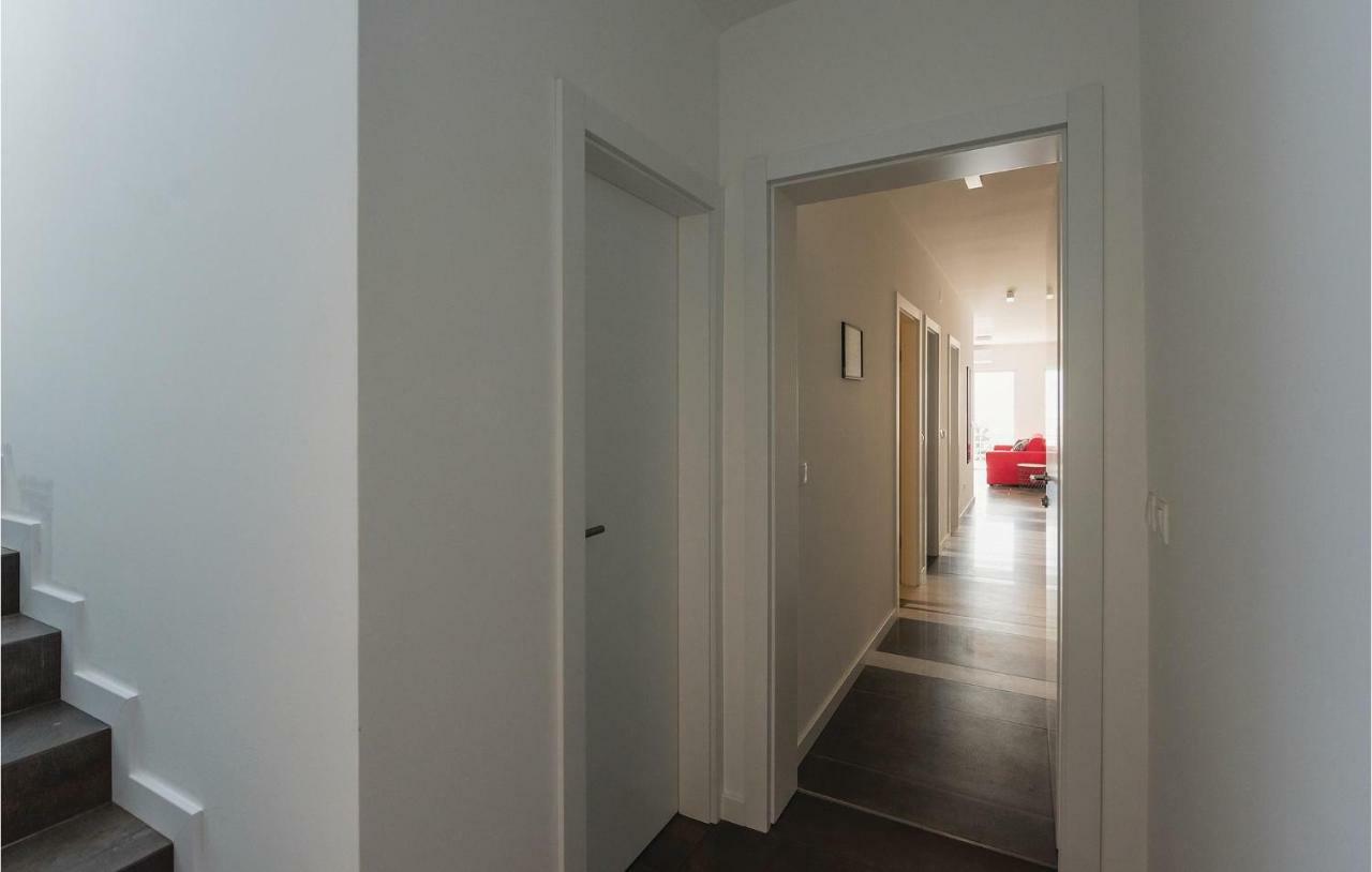 Cozy Apartment In Brodarica With Wifi Екстериор снимка
